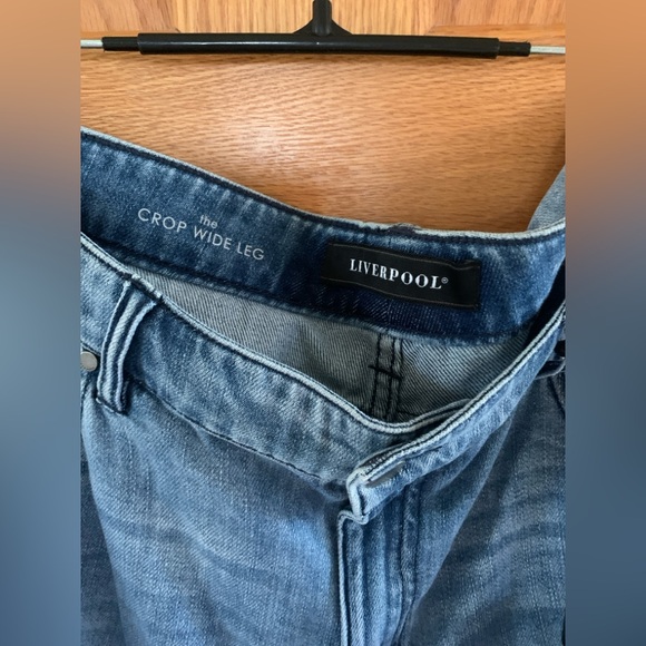 Liverpool High Waisted Wide Leg Cropped Jeans With Raw Frayed Hem Size 16/33 - Picture 8 of 10